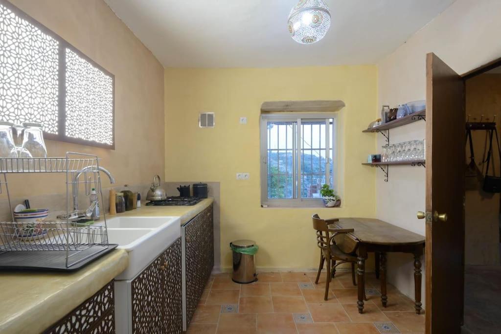 Hostal Nazari Cogollos De La Vega Екстер'єр фото