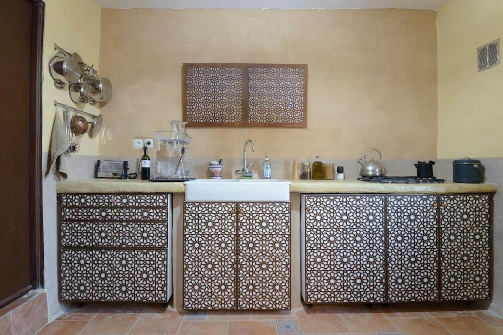 Hostal Nazari Cogollos De La Vega Екстер'єр фото